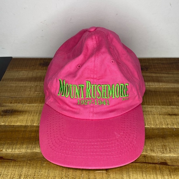Hot Pink Mount Rushmore Tourist Hat - Picture 1 of 7